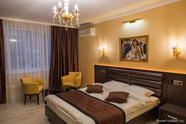 ������-�������4