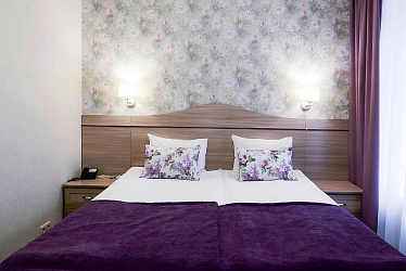 �������-�������