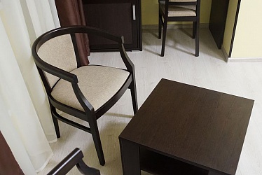 ������-�������12