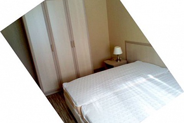 �����- �������  9