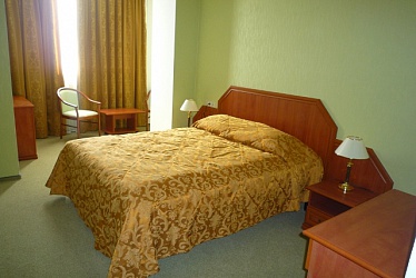 ����� ����