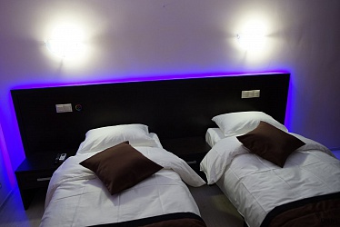 ������-�������10