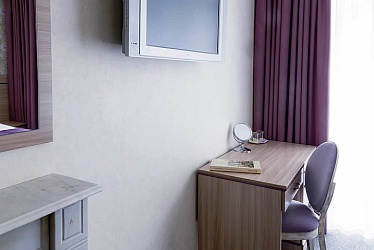 �������-�������