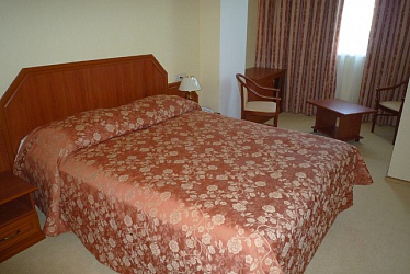 ����� ����